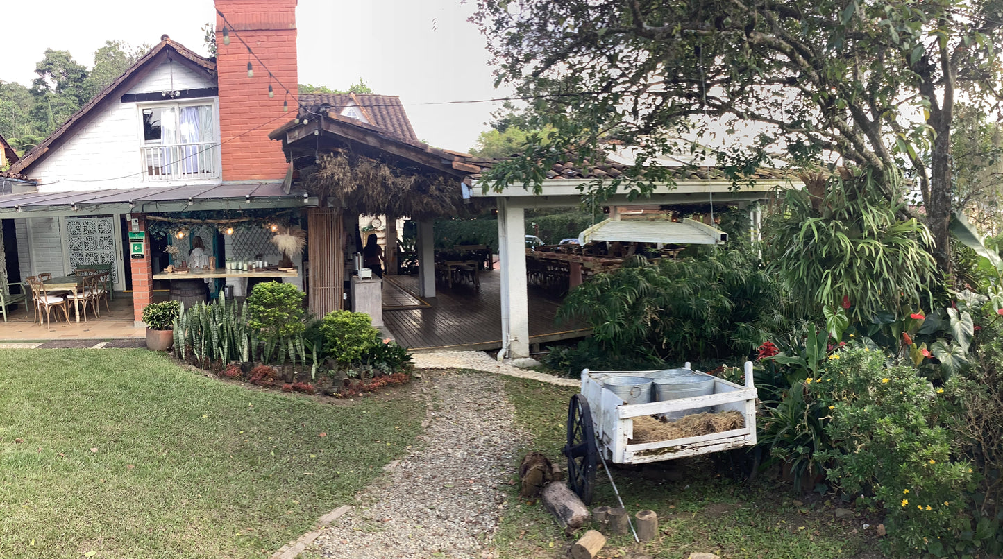GREENLANDBASE COLOMBIA - GARDENING EDUCATION & COZY CABIN STAY, in very secure location, per Person/ 3 days (extra person +6 EUR/ per night)