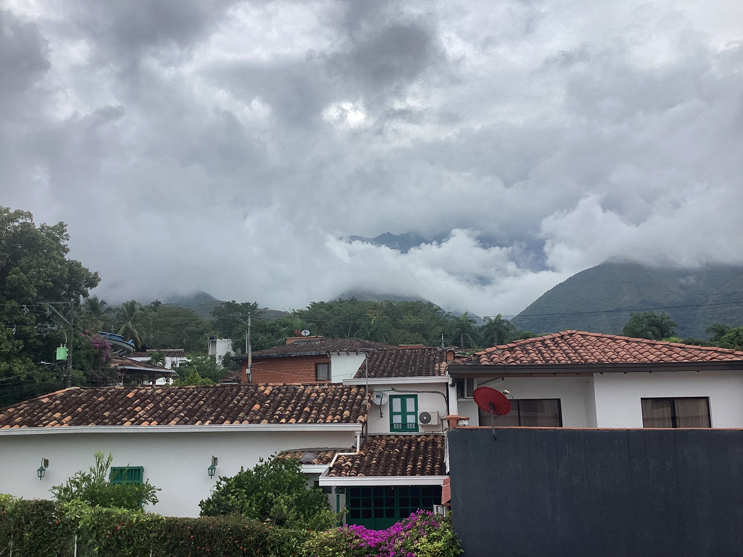 COFFEE FARM WORK & STAY IN COLOMBIA (in beautiful San Jeronimo, starts at 12€/per person per day-night)
