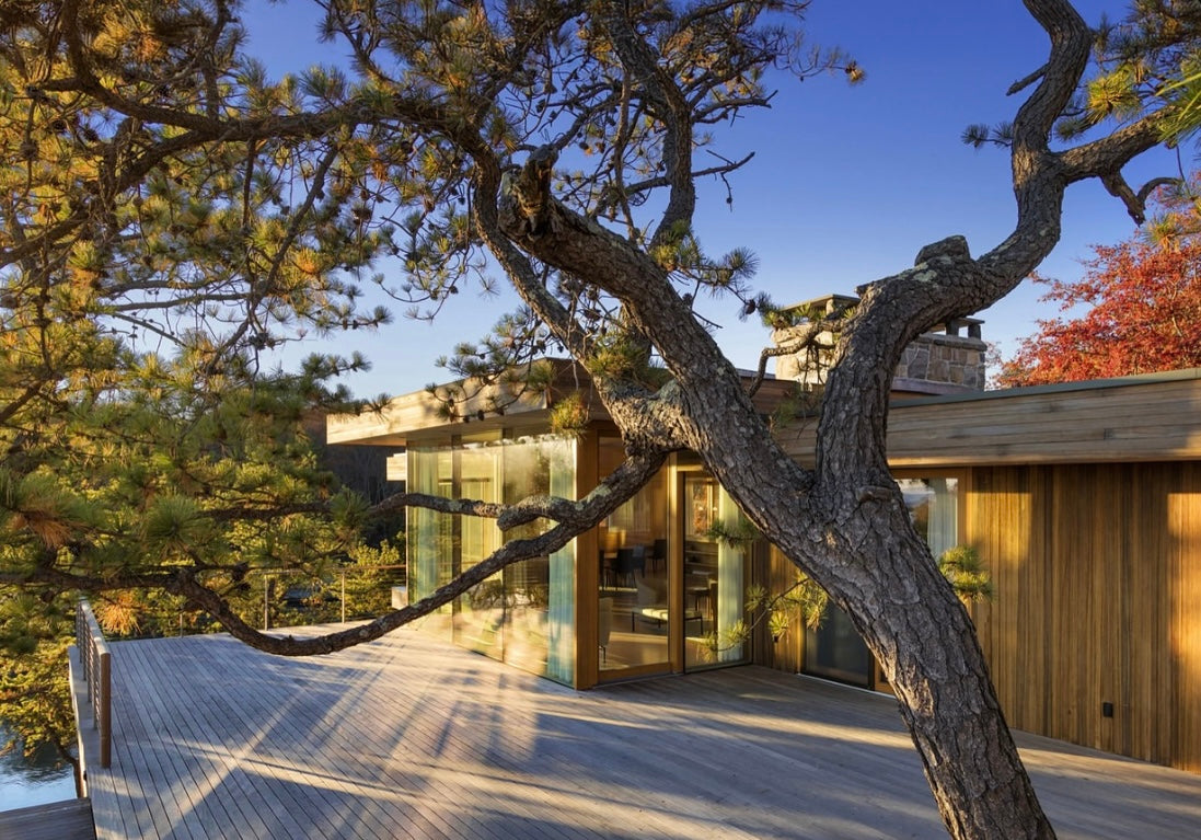 Mountain Cliff House in 1970is Design